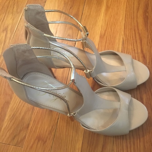 Fergie Nude Heels with Gold Accents - Picture 6 of 6